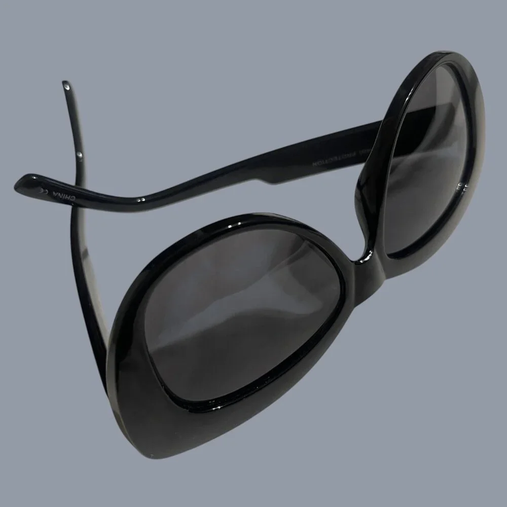 Cat Eye Stunning Thick Rim Winged Sunglasses UV400 Protection Fashion Shades
